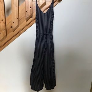 Small wide legged jumpsuit